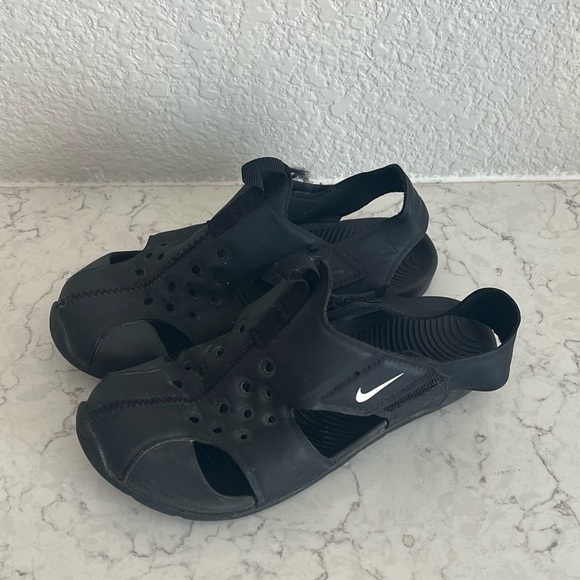 Nike Shoes Nike Little Boy Water Shoessandals Size 2 Poshmark